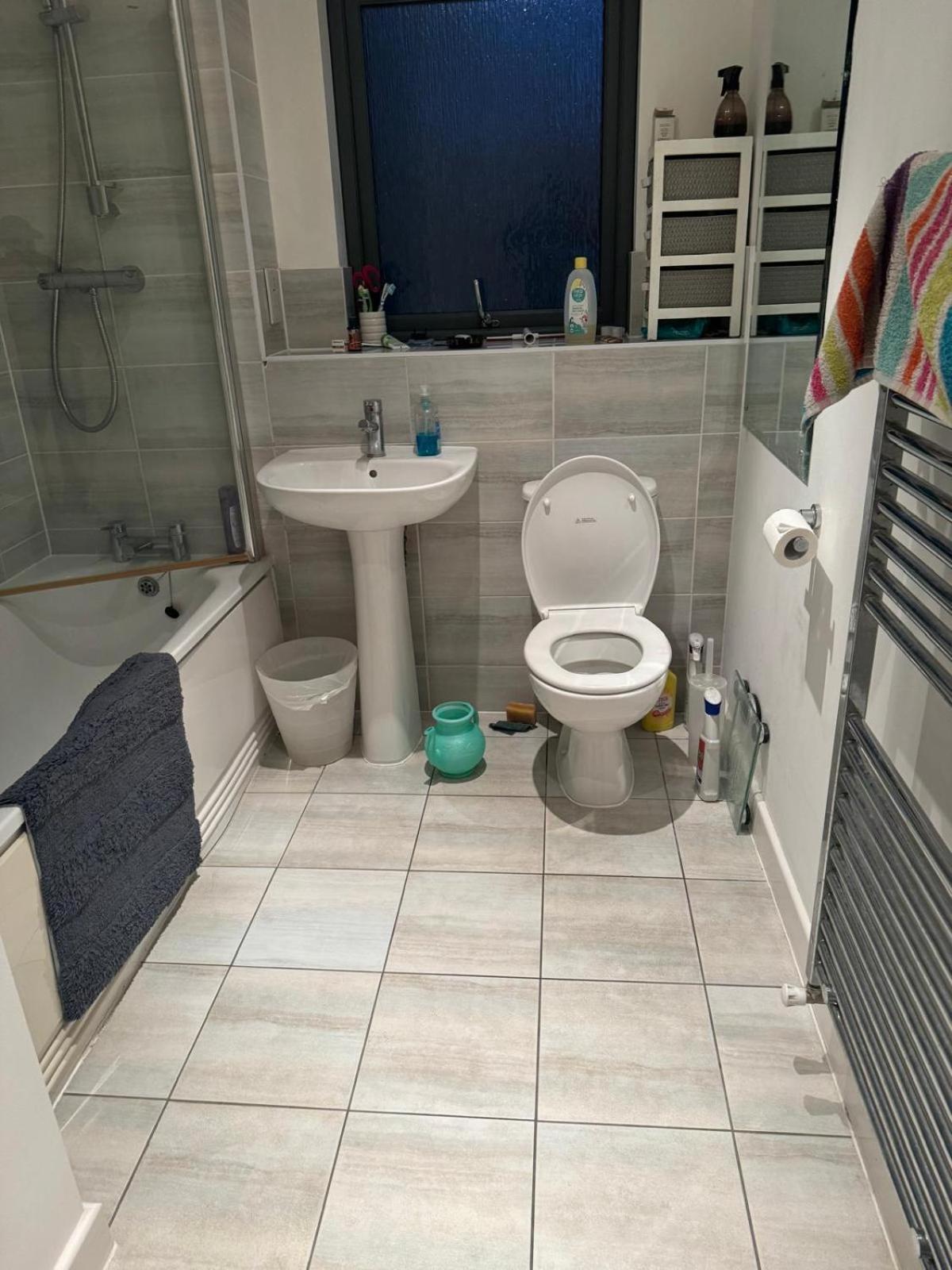 High Quality Lovely Full Flat Near The Station In * London