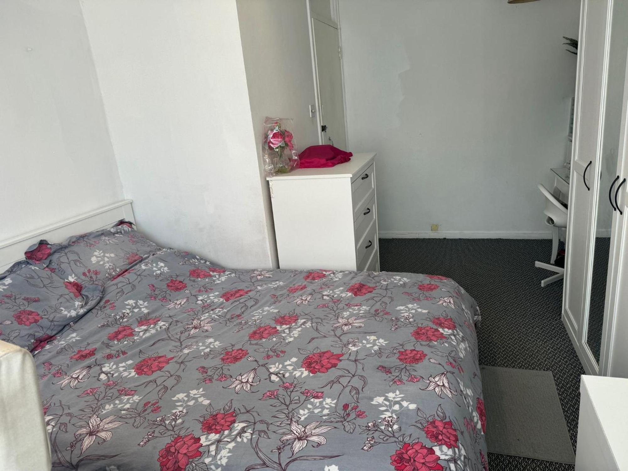 Apartment High Quality Lovely Full Flat Near The Station In *