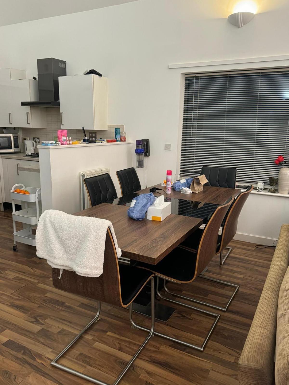 Apartment High Quality Lovely Full Flat Near The Station In